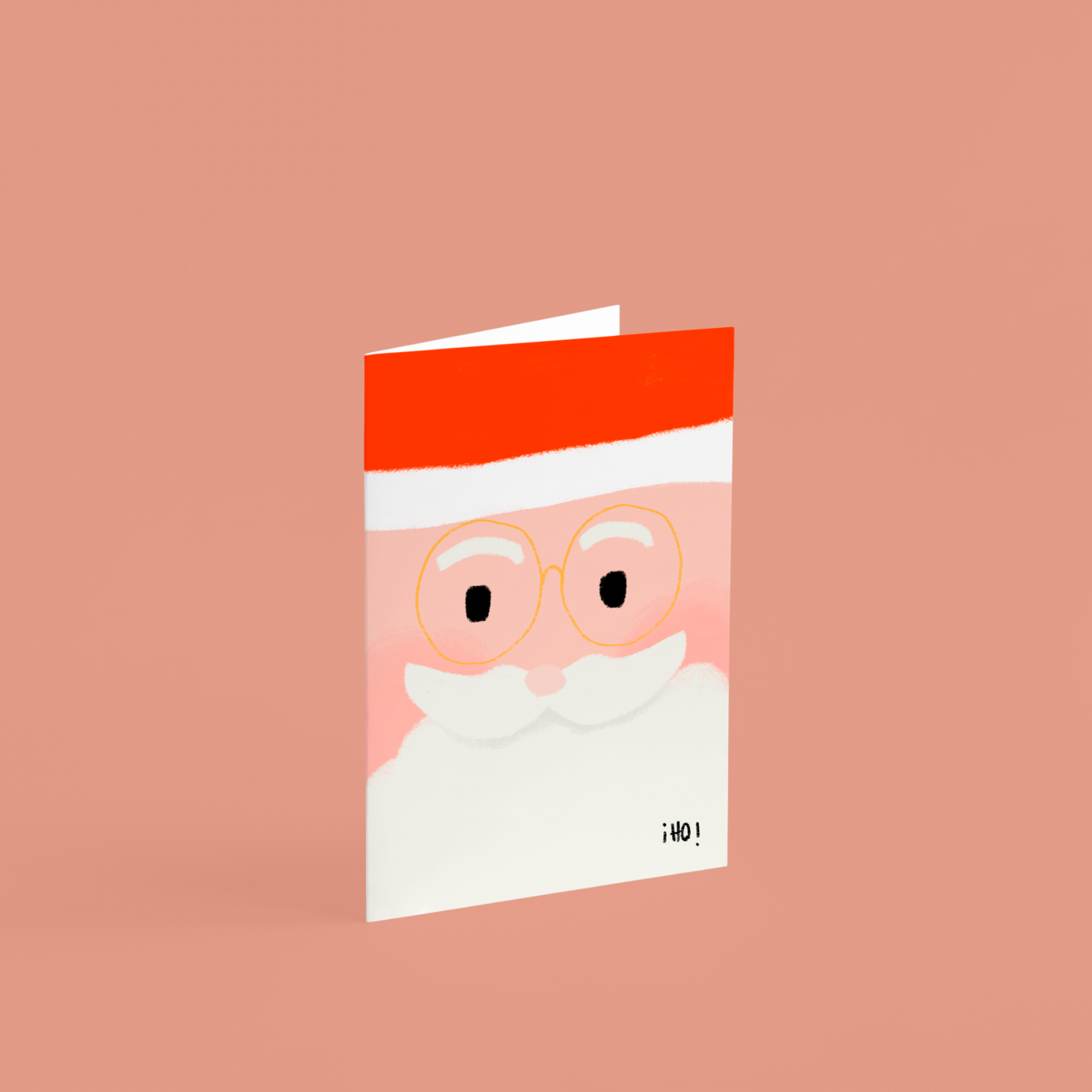 arjeta ilustrada “HO HO HO” de Alejandra Lozano, con Papá Noel de estilo tierno y colorido. Diseño navideño artístico con fondo rosa y sobre kraft.